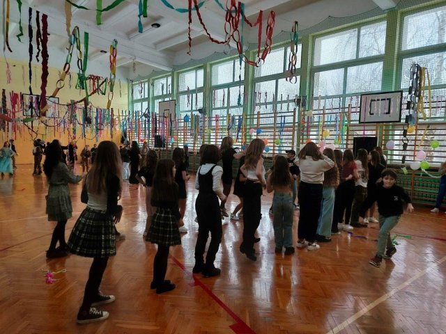 b_1024_768_0_00_images_2022_2023_Wydarzenia_zabawa_328996176_490787639923325_8492307811778021923_n